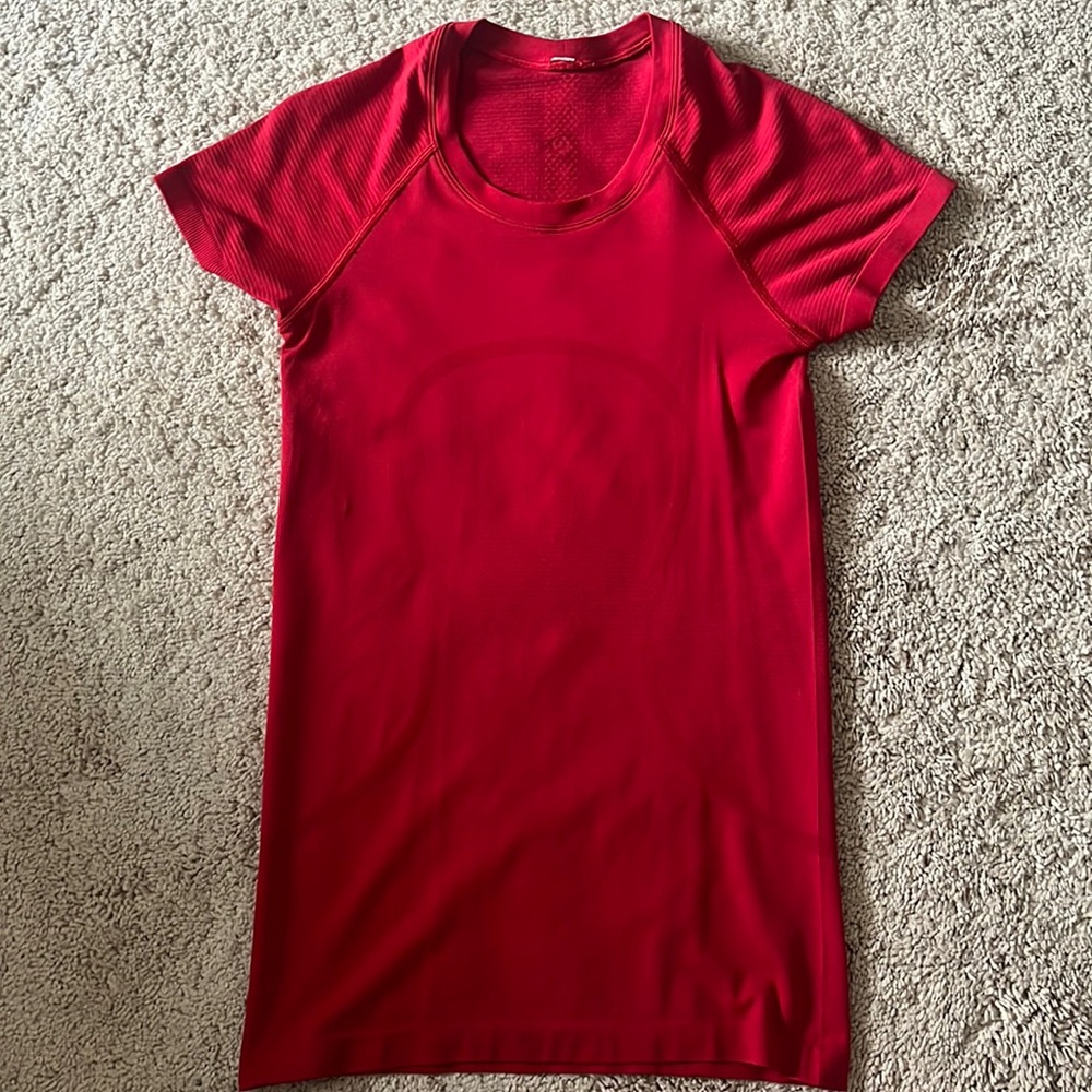 Red lululemon swiftly tech